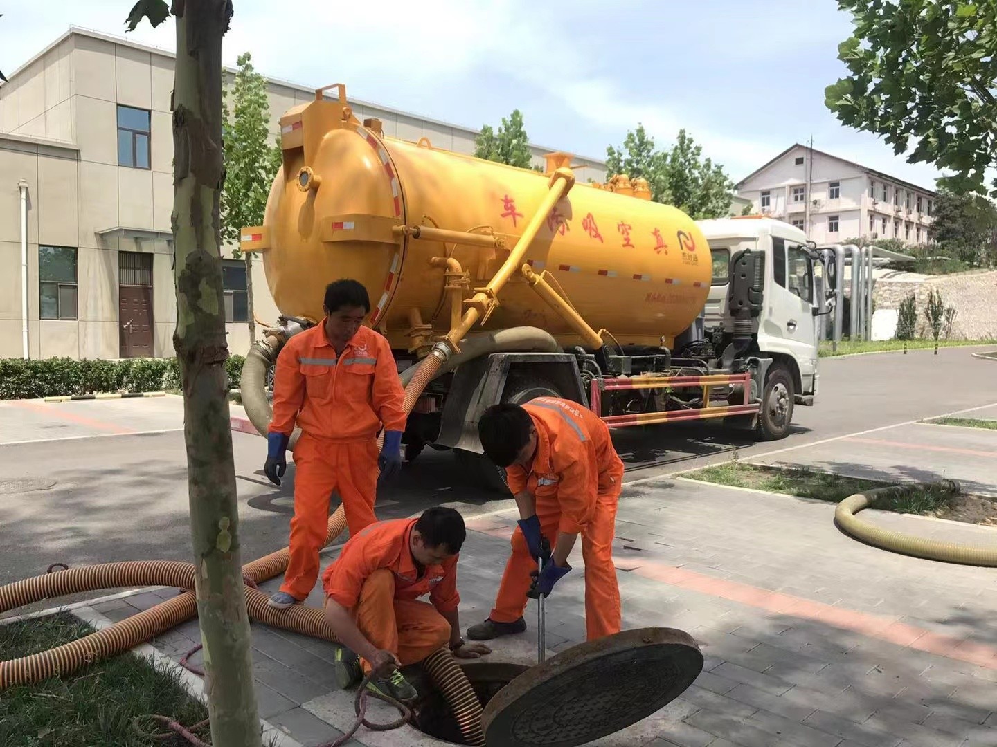 安乡化粪池清理与5-8吨吸粪车施工效率分析
